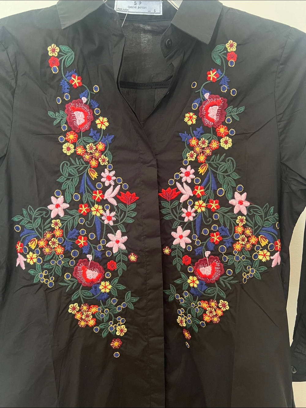 Black Embroidered Floral Button-Up Tunic - Picture 5 of 5